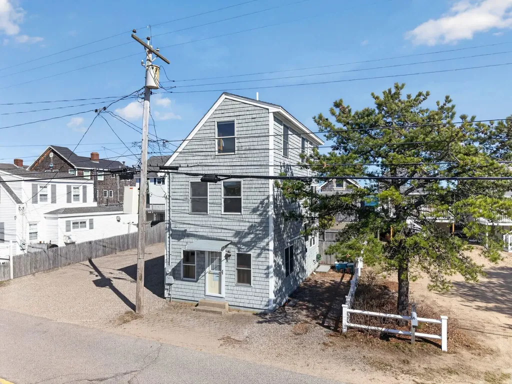 341 Ocean Avenue Wells ME 04090-3714
