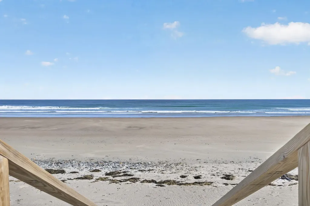 341 Ocean Avenue Wells ME 04090-3714