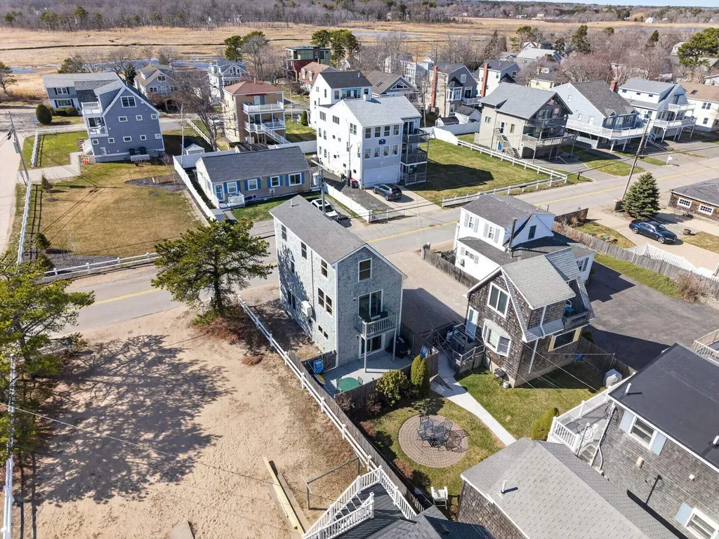 341 Ocean Avenue Wells ME 04090-3714