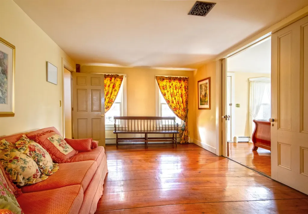 2442 Maple Street Waltham VT 05491