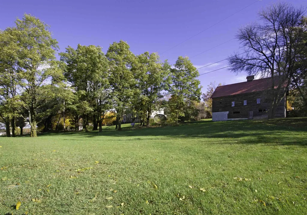2442 Maple Street Waltham VT 05491