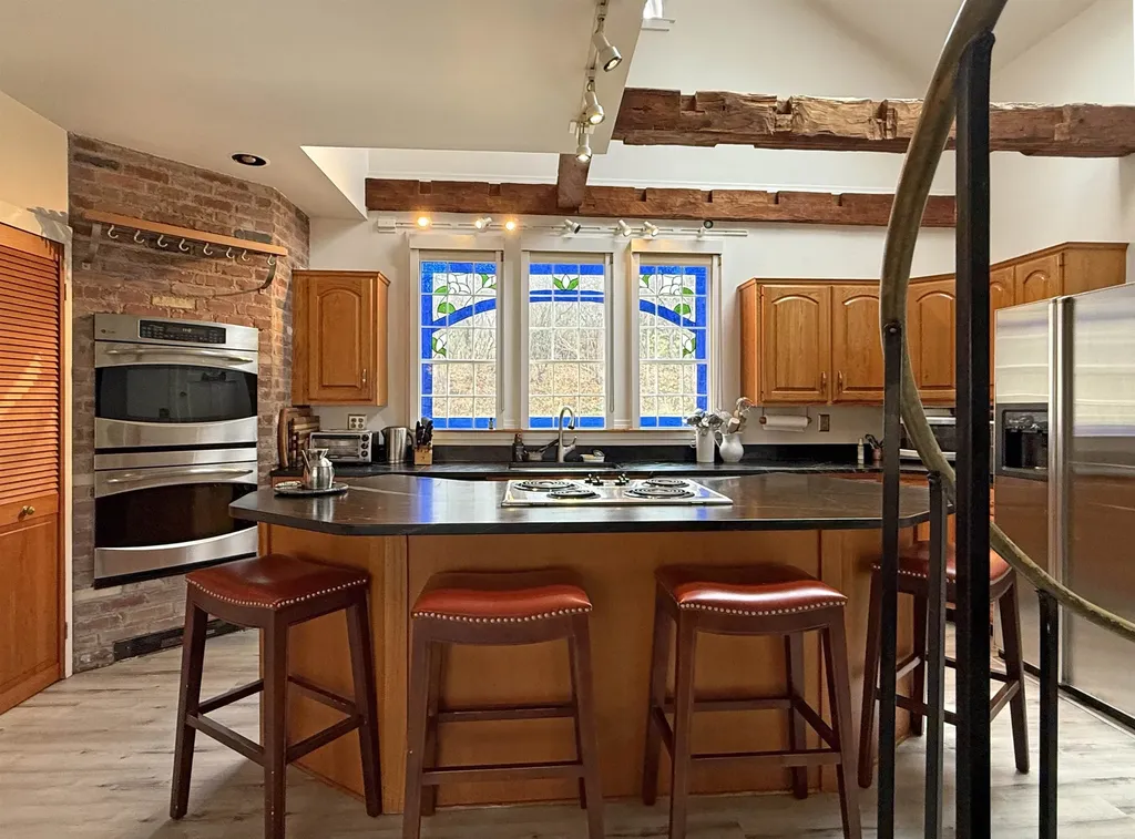 2442 Maple Street Waltham VT 05491