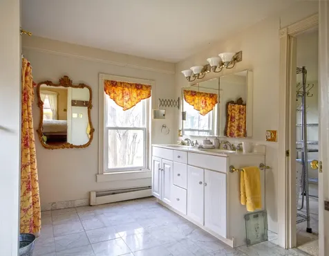 2442 Maple Street Waltham VT 05491