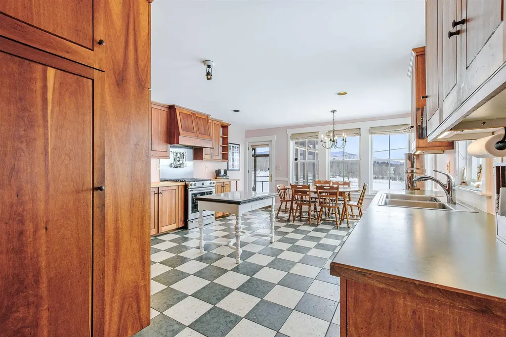 26 Herman Savage Road Northumberland NH 03584