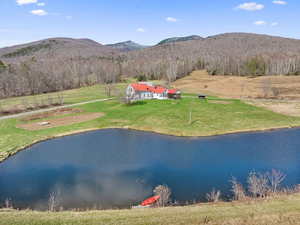 26 Herman Savage Road Northumberland NH 03584