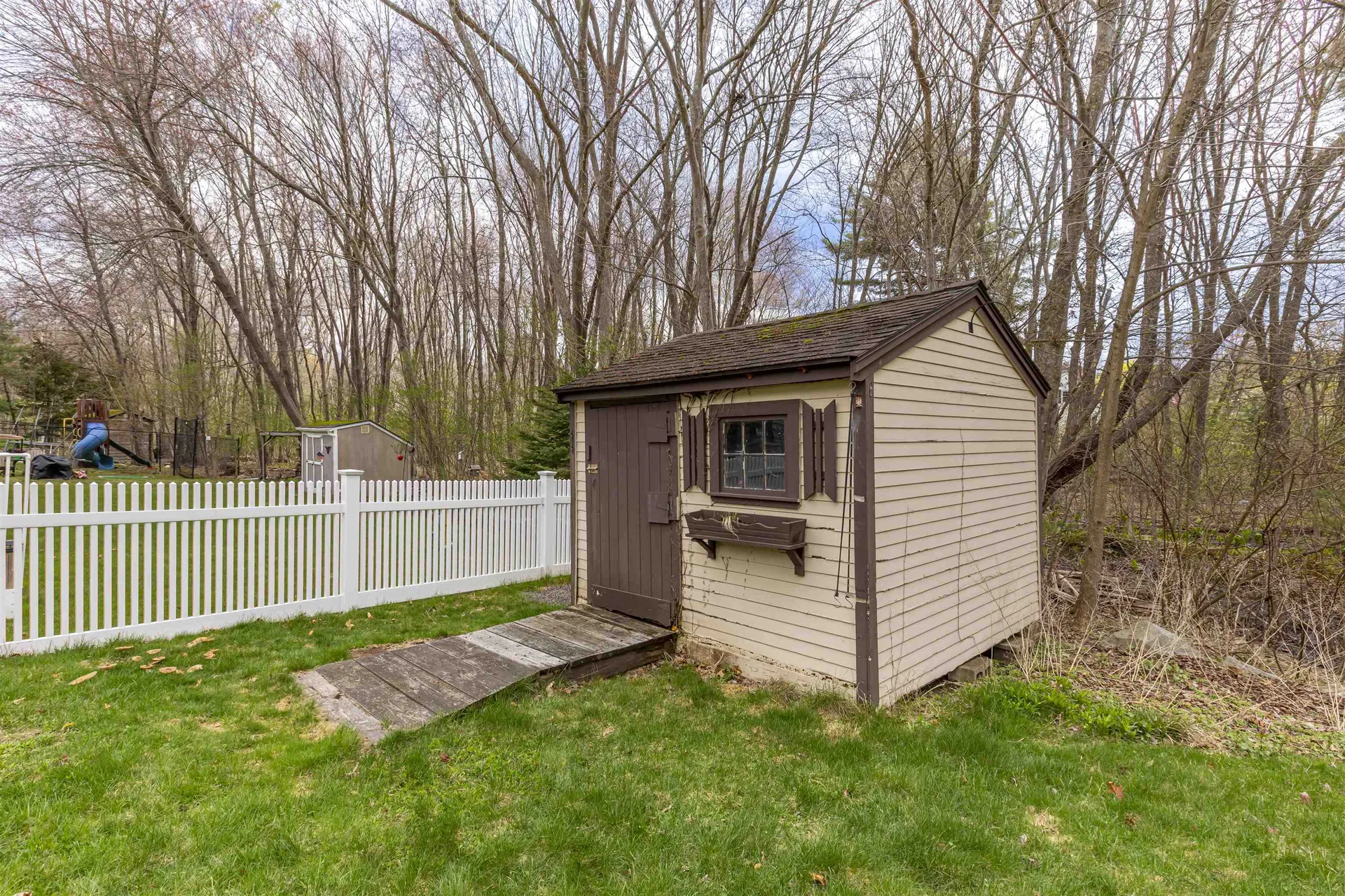 15 Elaine Drive Nashua NH 03062
