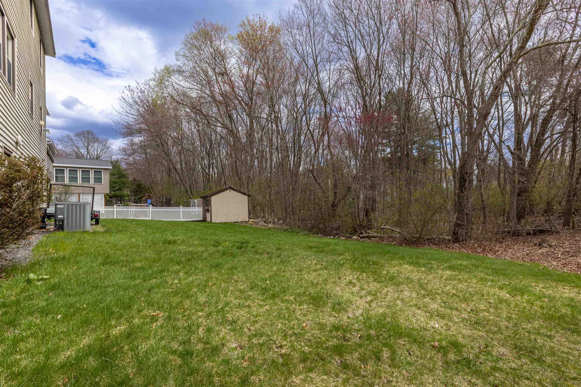 15 Elaine Drive Nashua NH 03062