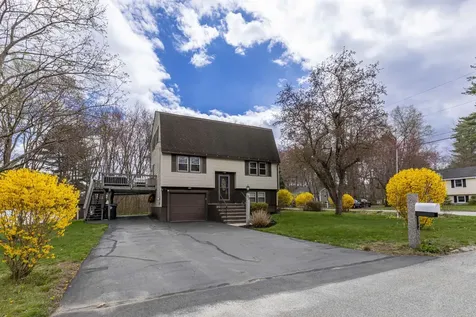 15 Elaine Drive Nashua NH 03062