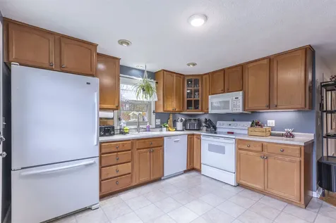 15 Elaine Drive Nashua NH 03062