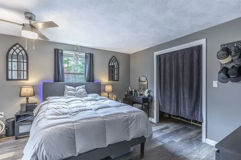 15 Elaine Drive Nashua NH 03062