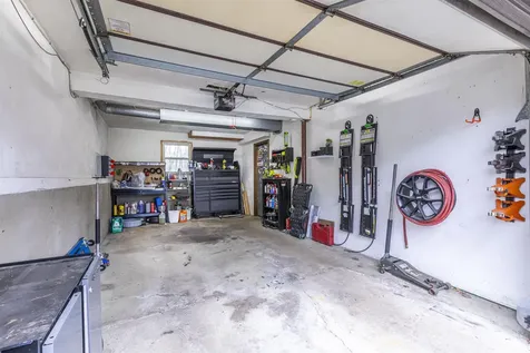 15 Elaine Drive Nashua NH 03062