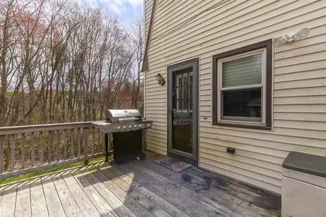 15 Elaine Drive Nashua NH 03062