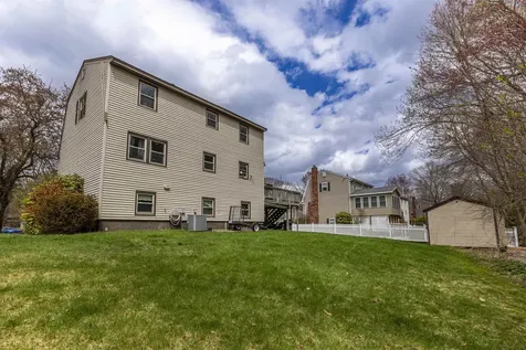 15 Elaine Drive Nashua NH 03062