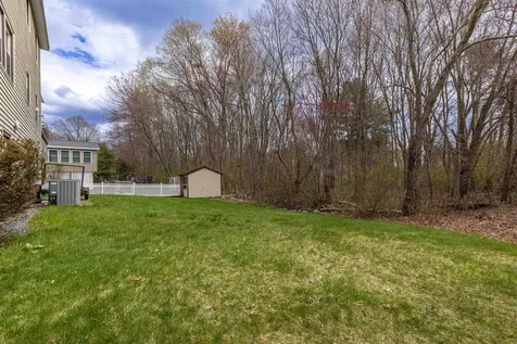 15 Elaine Drive Nashua NH 03062