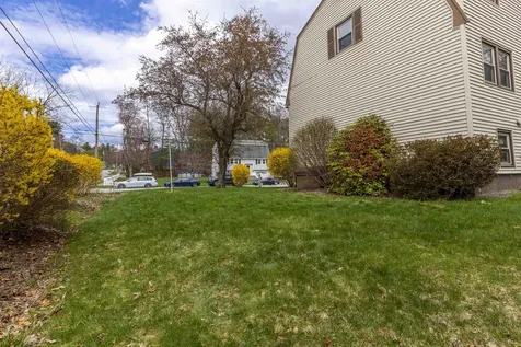 15 Elaine Drive Nashua NH 03062