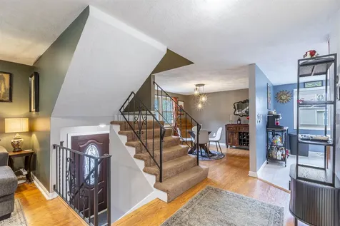 15 Elaine Drive Nashua NH 03062