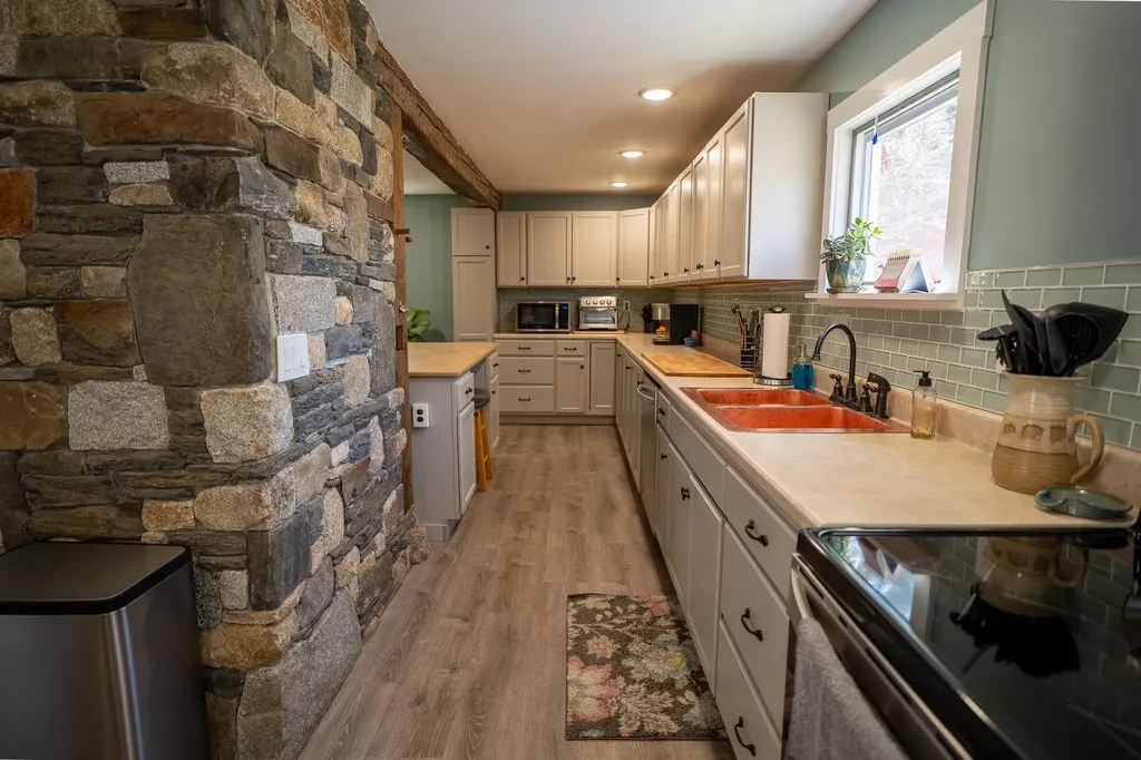 208 Summer Street St. Johnsbury VT 05819