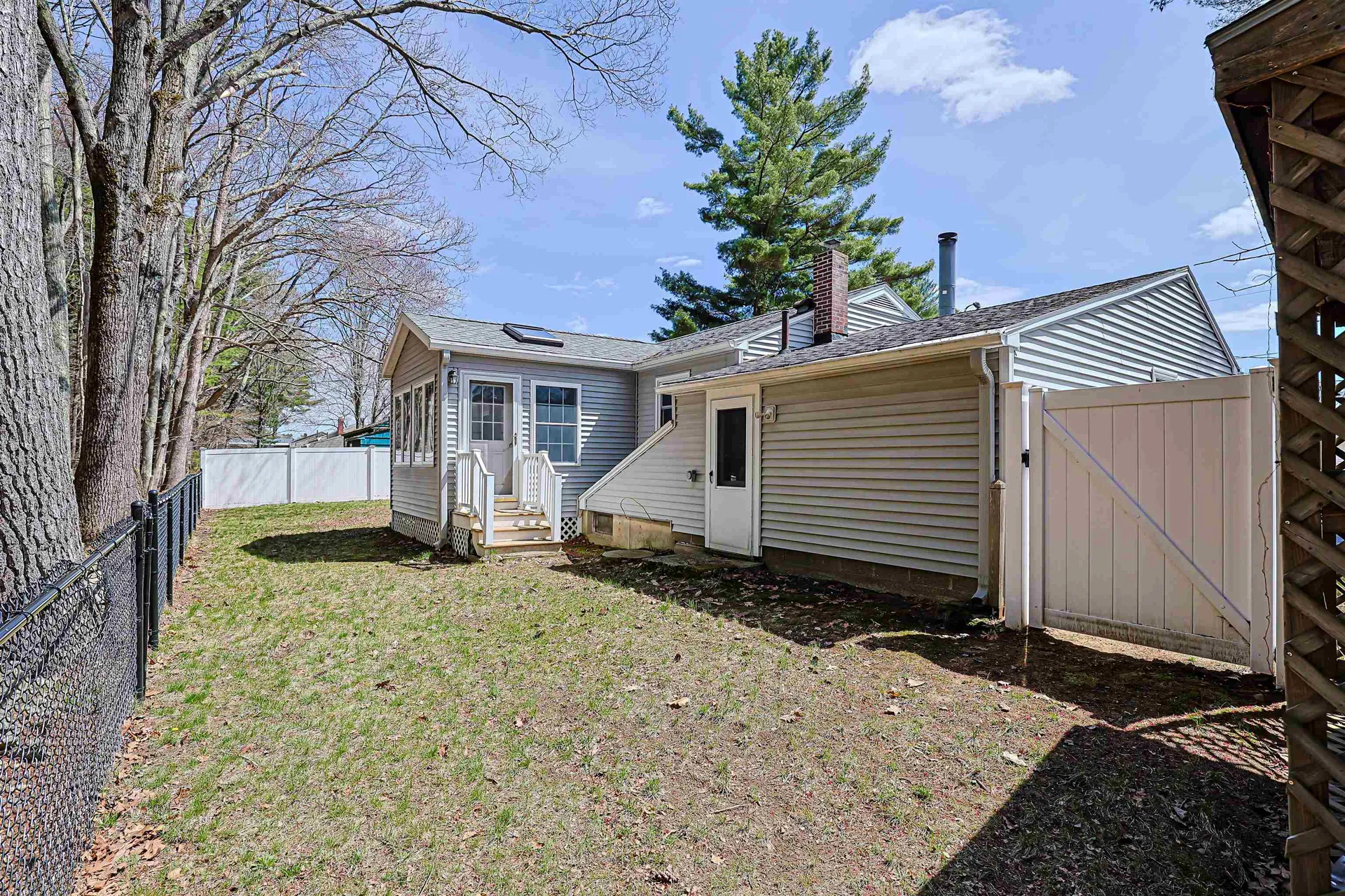 19 Strafford Road Dover NH 03820