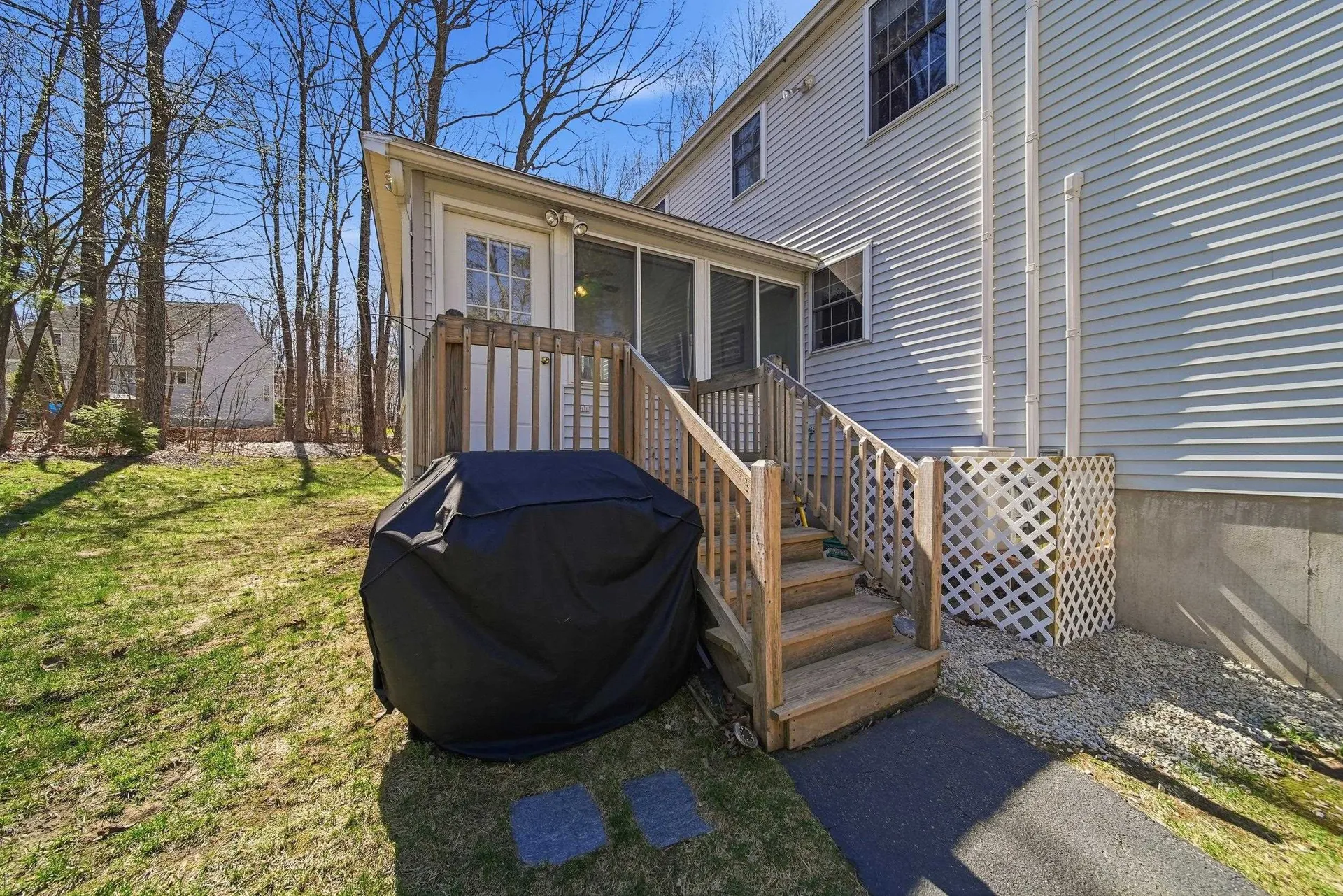 10 Virginia Court Hooksett NH 03106