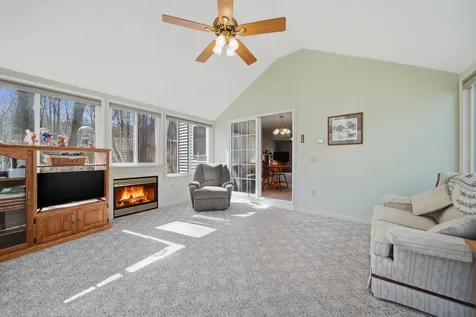 10 Virginia Court Hooksett NH 03106