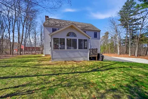 10 Virginia Court Hooksett NH 03106