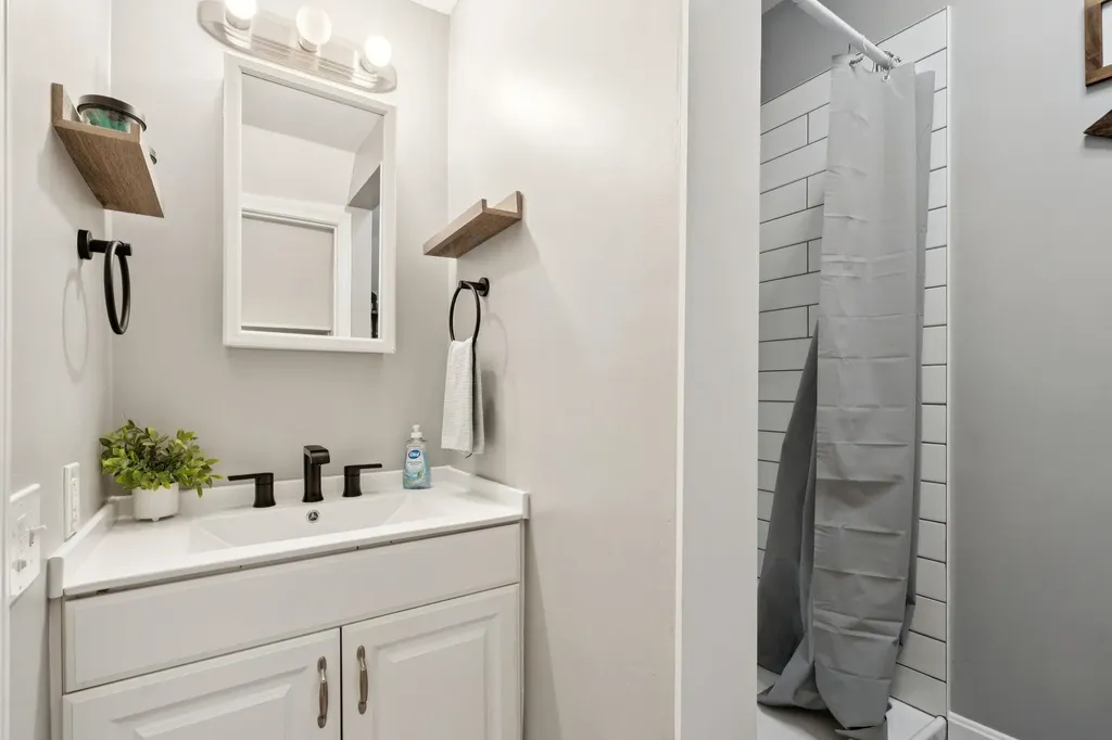 207 Maple Street Newport NH 03773