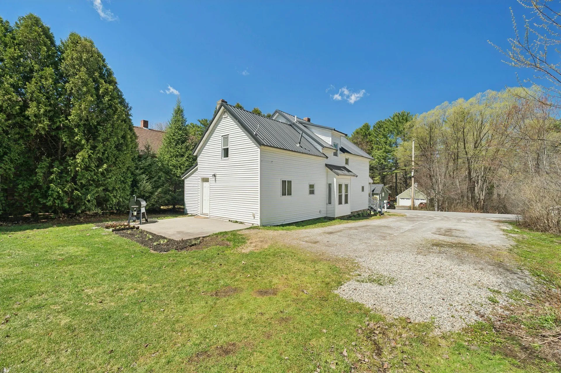 207 Maple Street Newport NH 03773