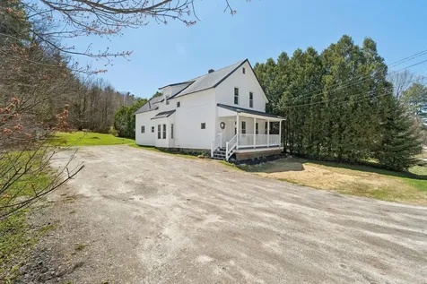 207 Maple Street Newport NH 03773