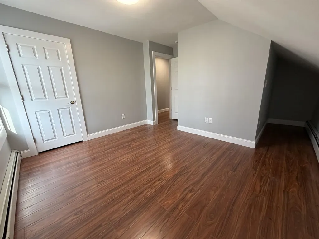 4 Elm Street Newmarket NH 03857