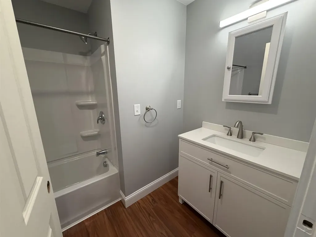 4 Elm Street Newmarket NH 03857
