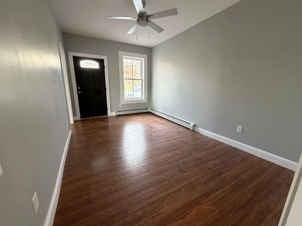 4 Elm Street Newmarket NH 03857