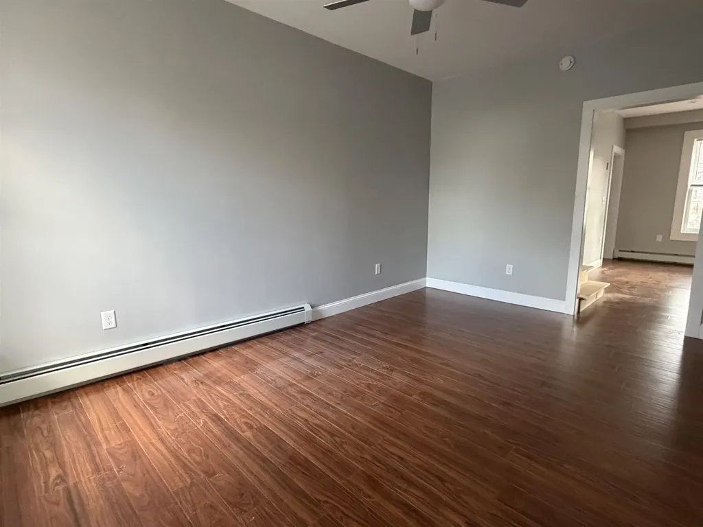 4 Elm Street Newmarket NH 03857