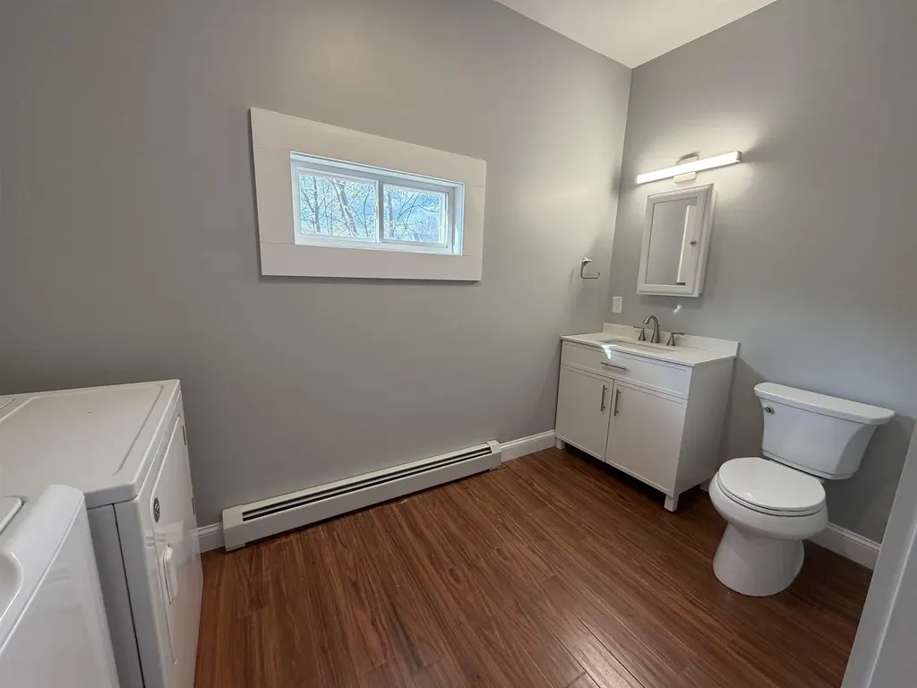 4 Elm Street Newmarket NH 03857