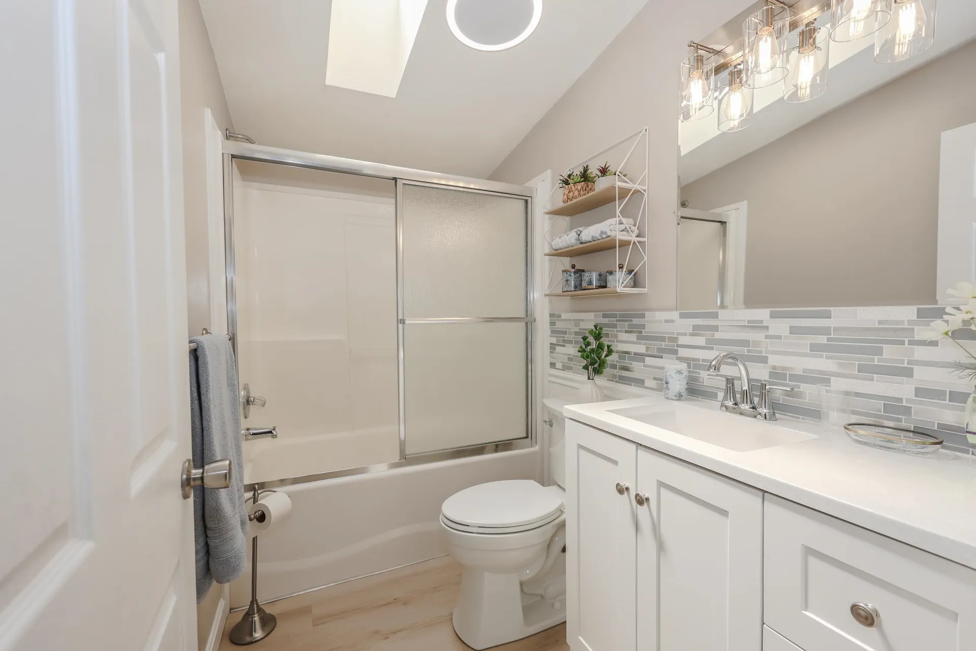 100 Ledgewood Way Manchester NH 03104