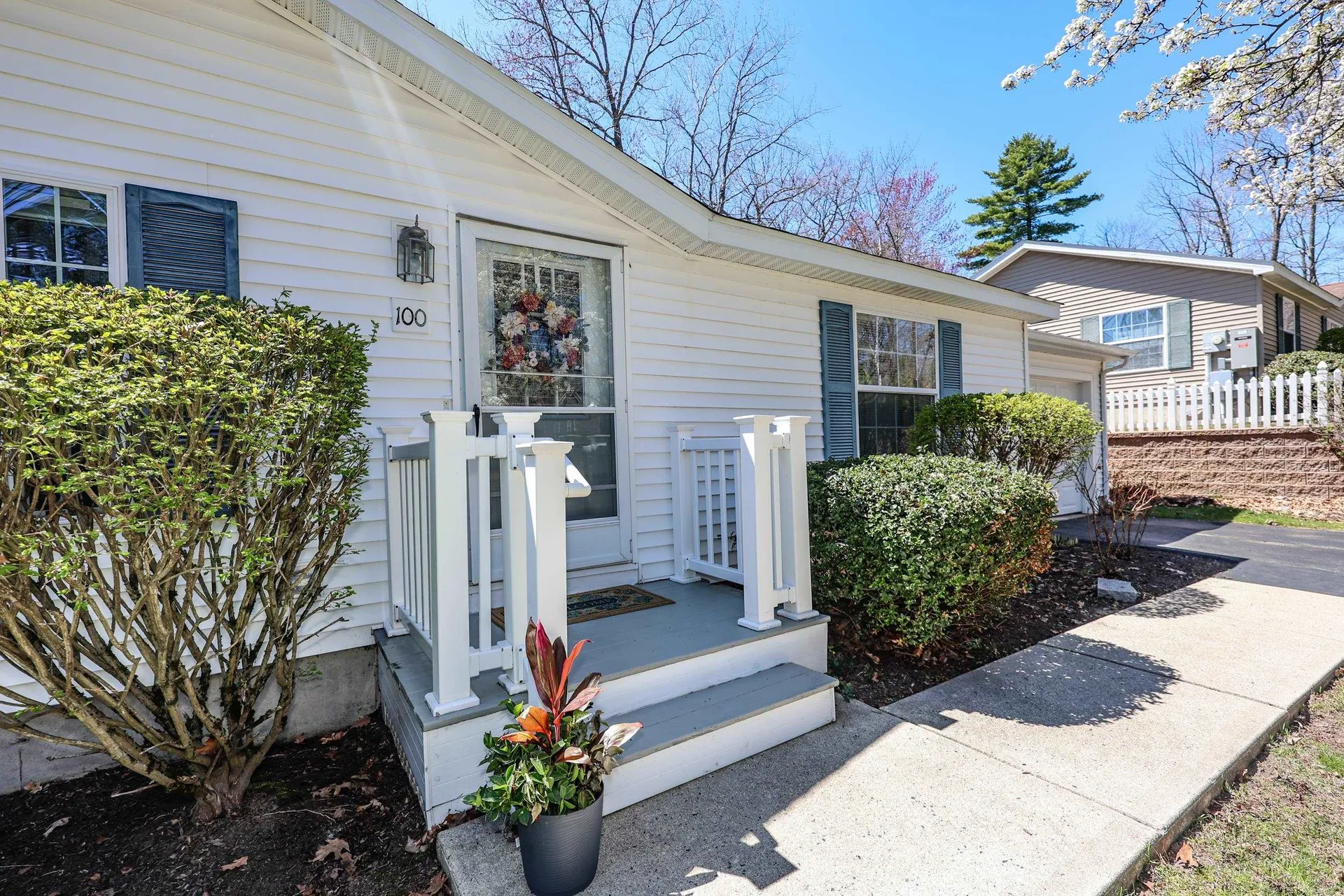 100 Ledgewood Way Manchester NH 03104