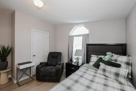 100 Ledgewood Way Manchester NH 03104