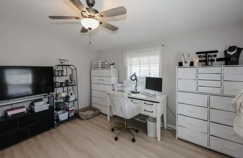 100 Ledgewood Way Manchester NH 03104