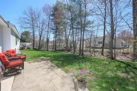 100 Ledgewood Way Manchester NH 03104