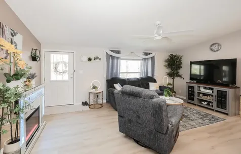 100 Ledgewood Way Manchester NH 03104