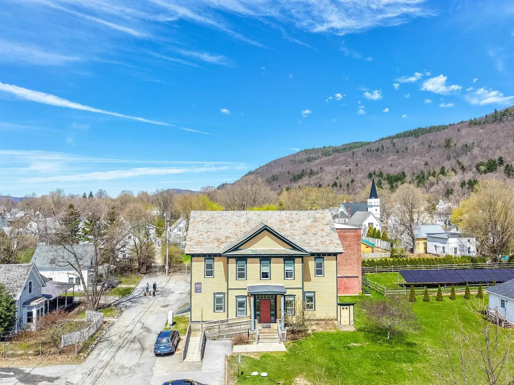 14 School Street Bristol VT 05443