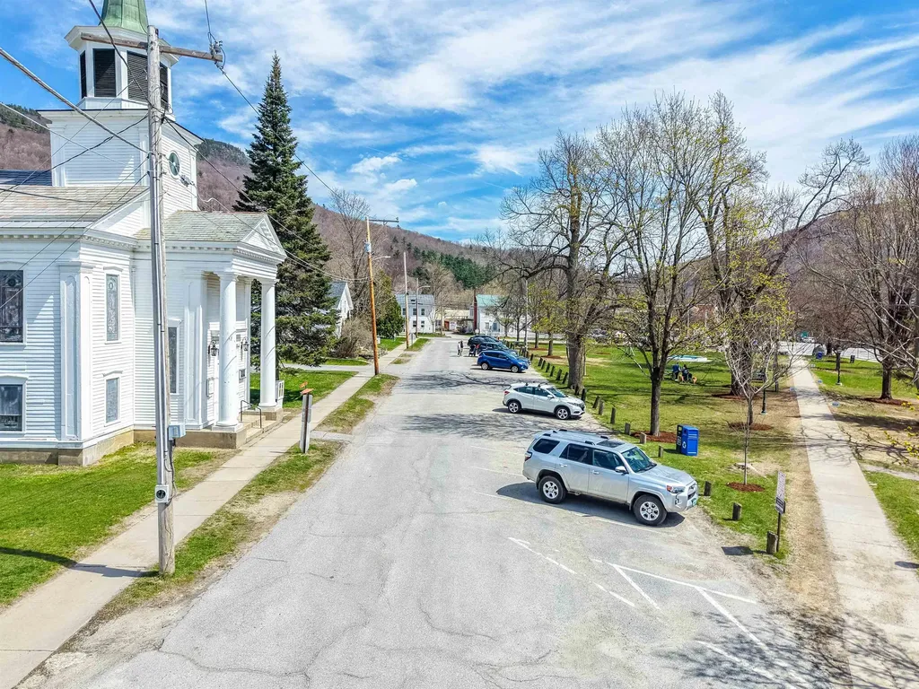 14 School Street Bristol VT 05443