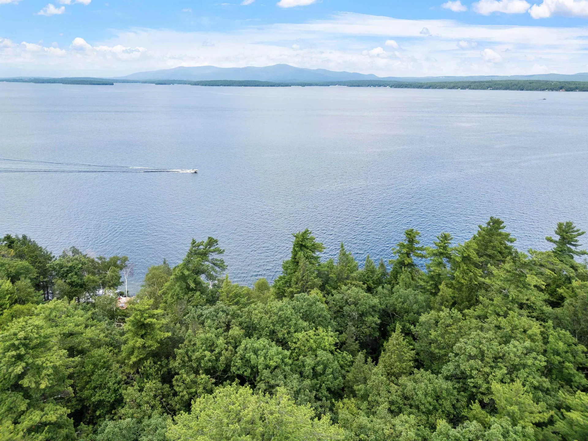 4 Diamond Island Gilford NH 03249