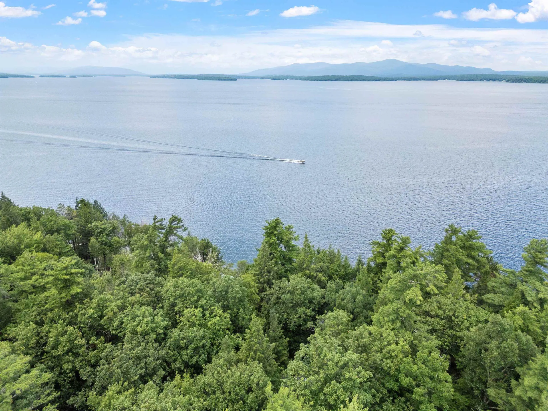 4 Diamond Island Gilford NH 03249