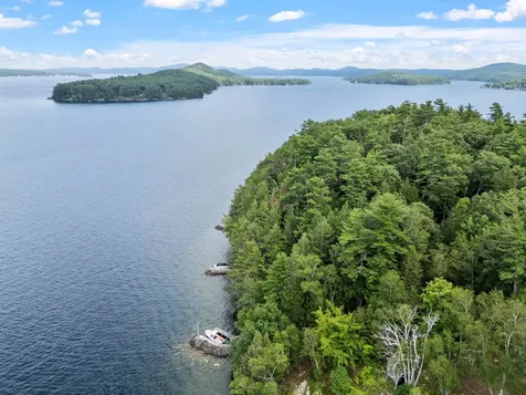 4 Diamond Island Gilford NH 03249
