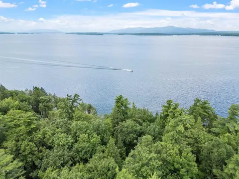 4 Diamond Island Gilford NH 03249