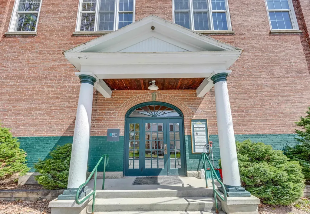 14 School Street Bristol VT 05443