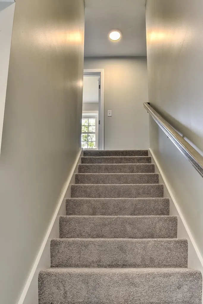 9 Asheley Avenue Hinsdale NH 03451