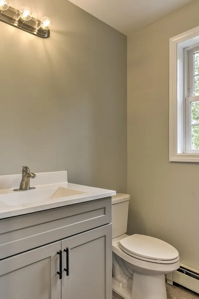 9 Asheley Avenue Hinsdale NH 03451