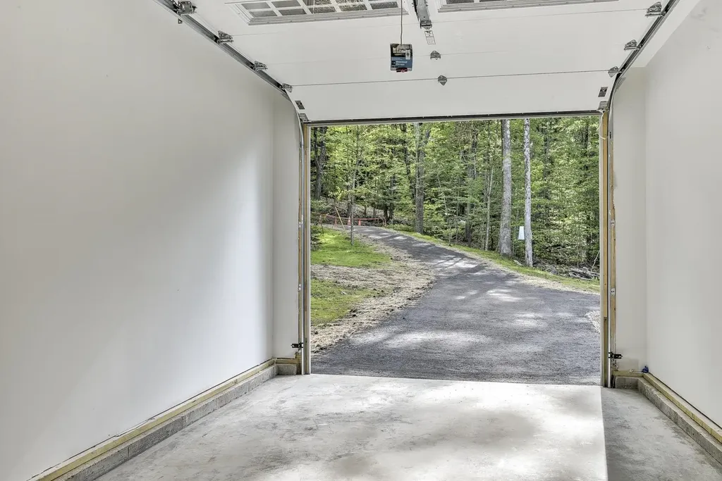 9 Asheley Avenue Hinsdale NH 03451