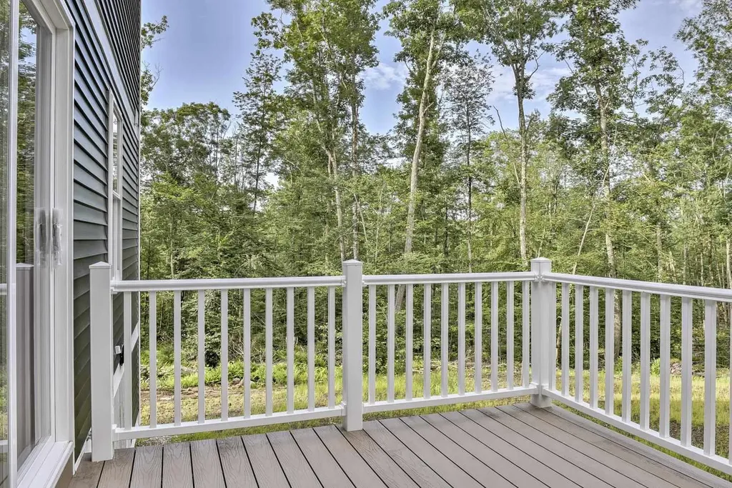 9 Asheley Avenue Hinsdale NH 03451